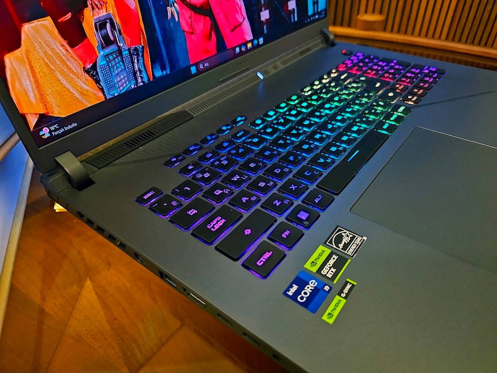 Asus Rog Strix G18 i9-14900hx 240hz 18 inc Rtx4060 Laptop - 3