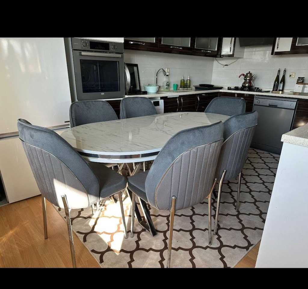 yemek masasi ve 6 sandalye ıle birliktw - 6