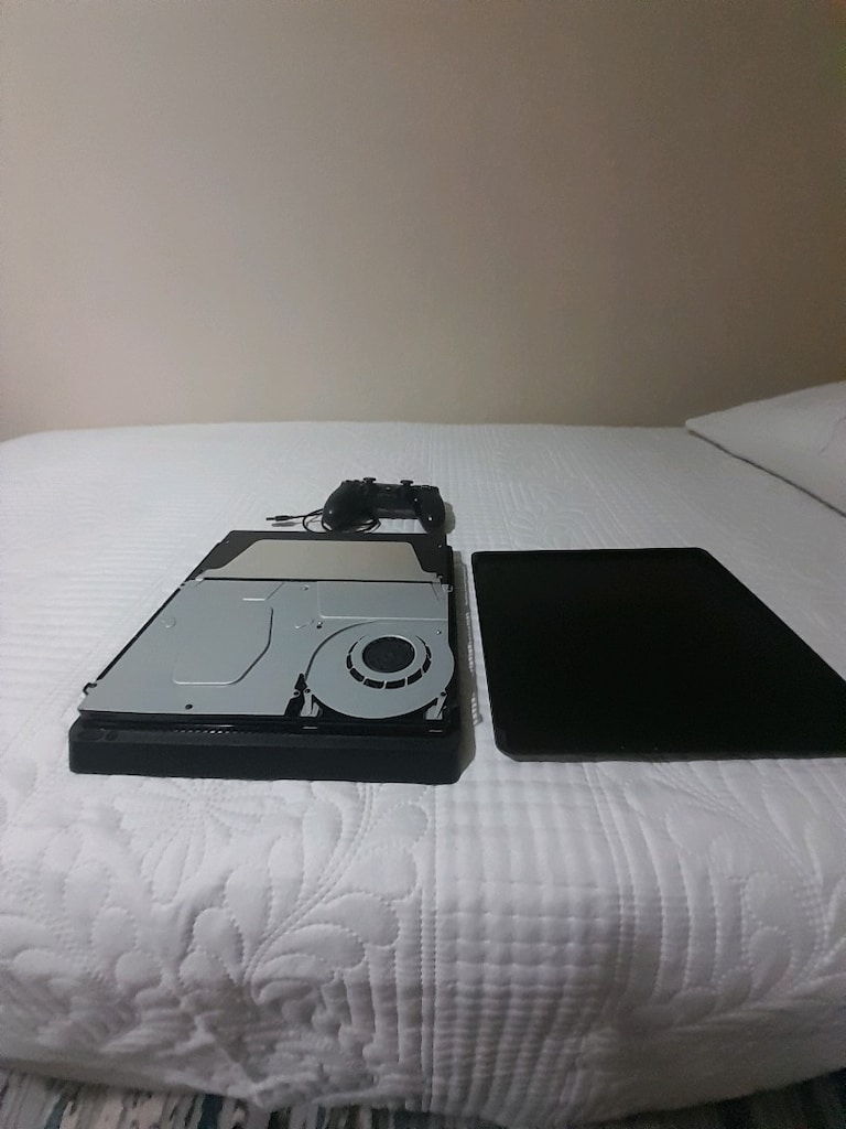 Acil satılık sıfır ayarında PlayStation 4 Slim - 7