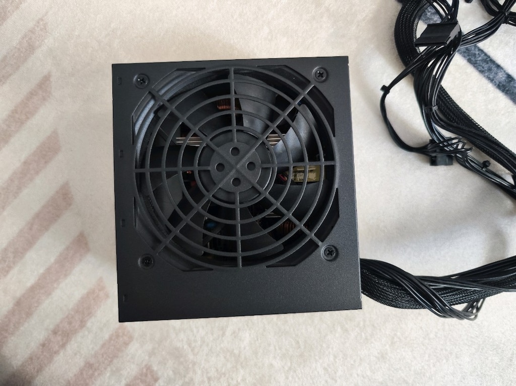 PSU Fsp marka 650 watt 80+ bronze güç ünitesi - 3