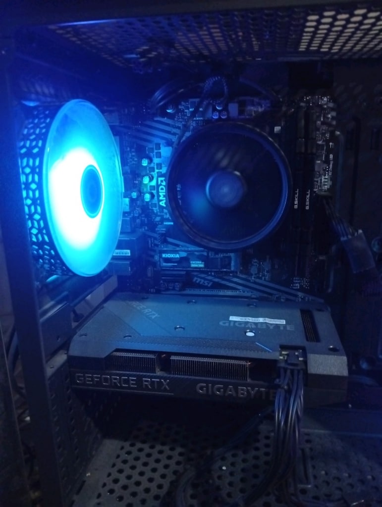 hazır sistem monitör tüm ekipmanlar dahil kulaklık mouse klavye - 7