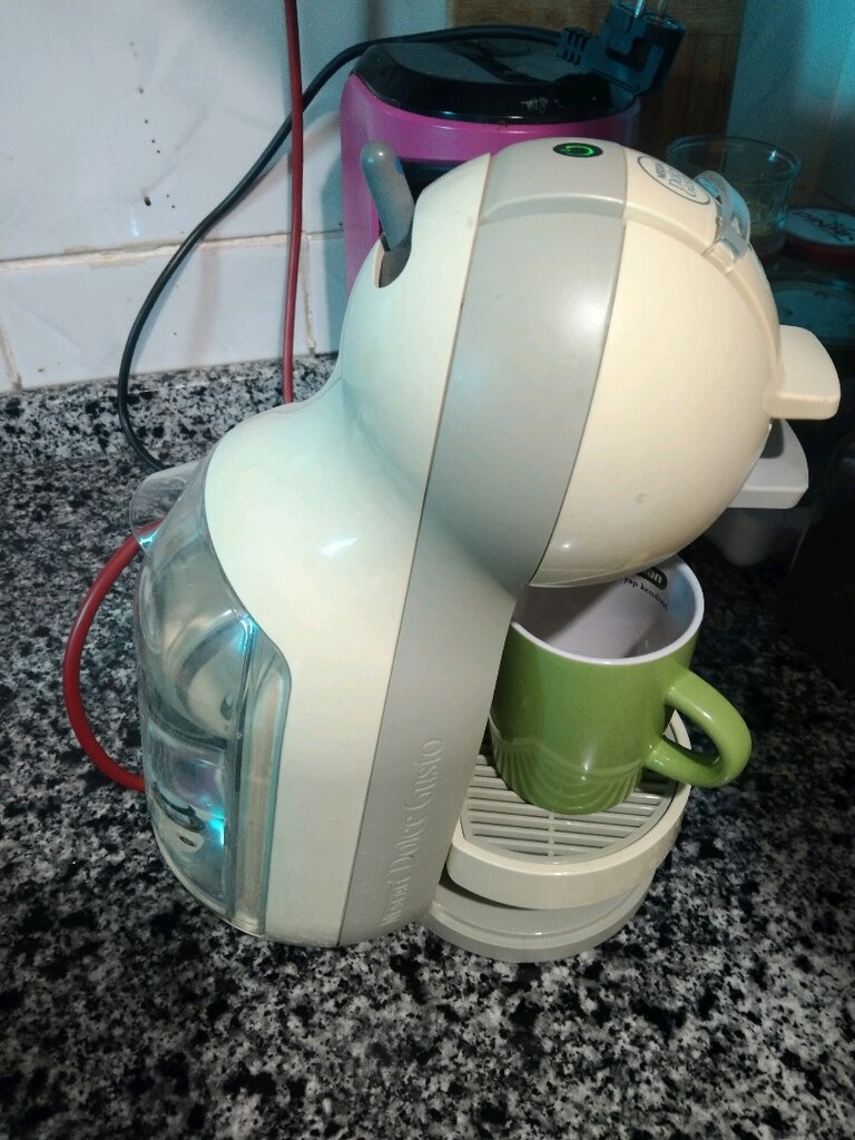 dolçe gusto gapsul kahve makinası yenigibi 4250 tl - 2