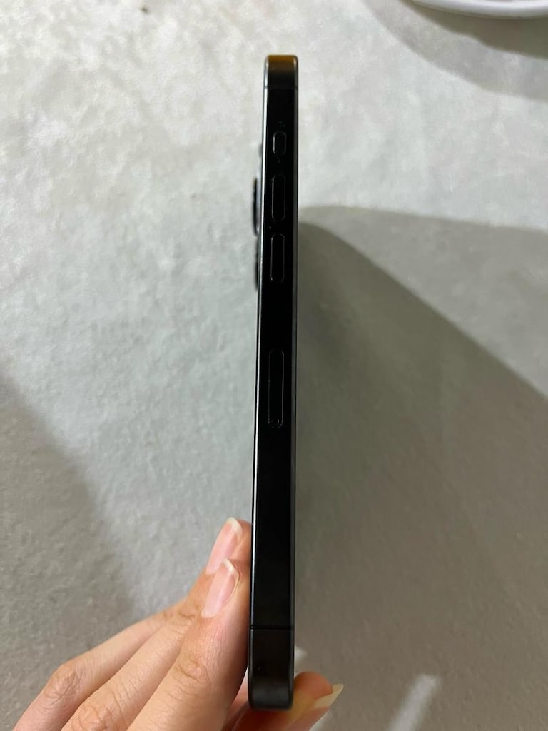 TEMİZ KULLANILMIŞ IPHONE 15 PRO - 6
