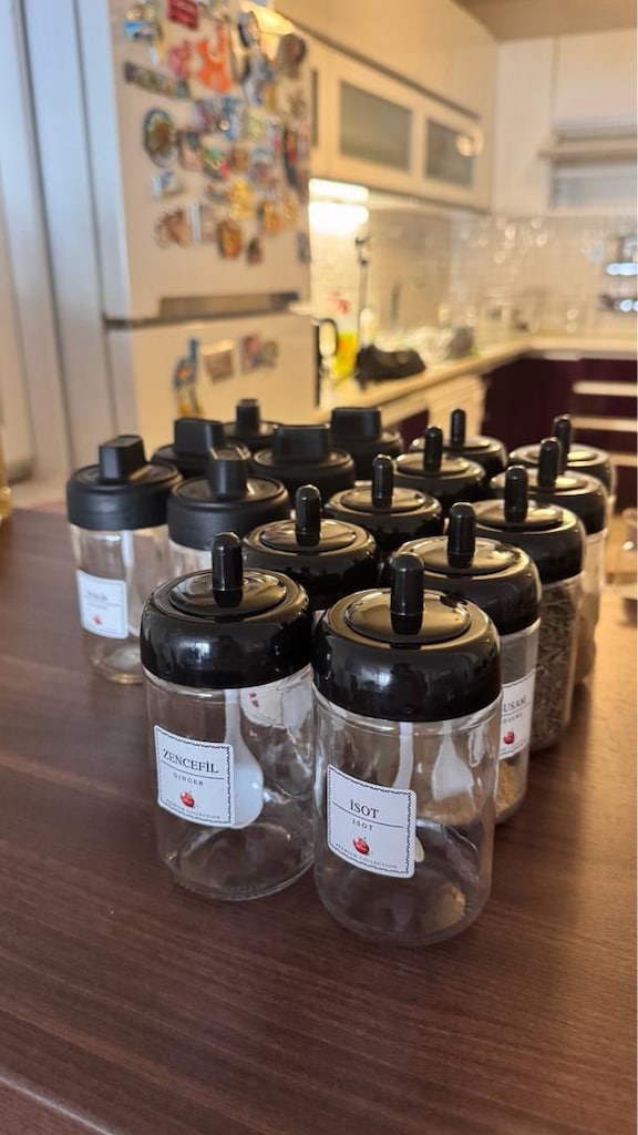 16 Adet Kendinden Kaşıklı Cam Baharatlık Seti (300 ml) - 2