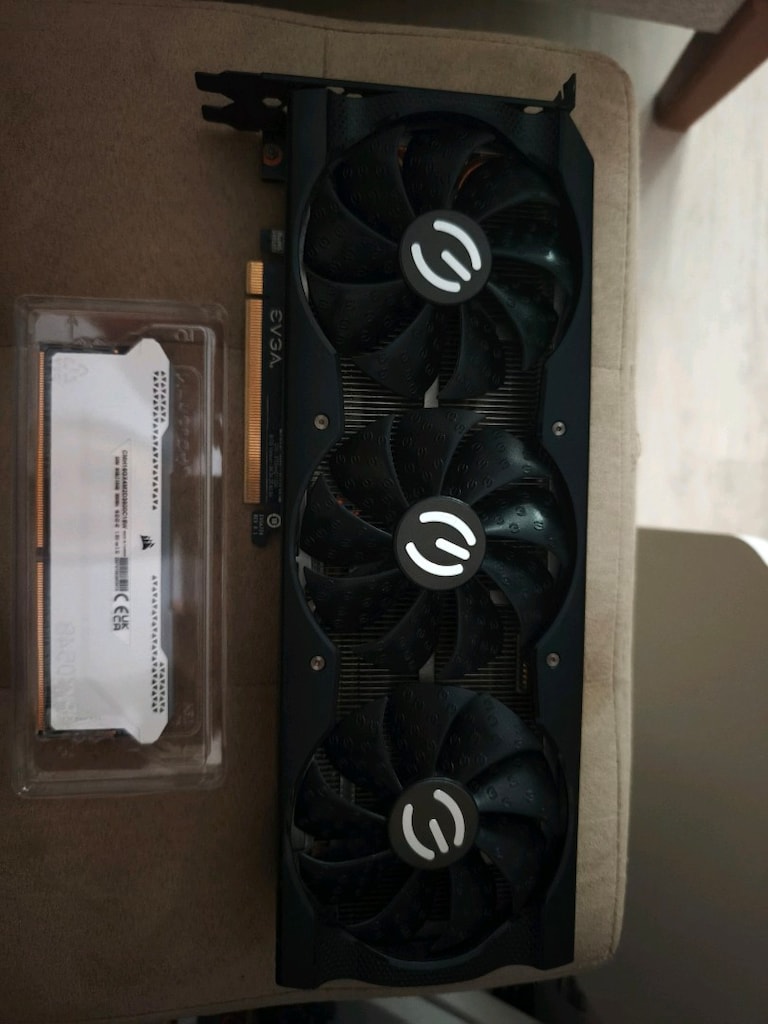EVGA RTX 3070xc3 ULTRA Ve Corsair Vengeance RGB DDR4 3600MHZ Ram - 2