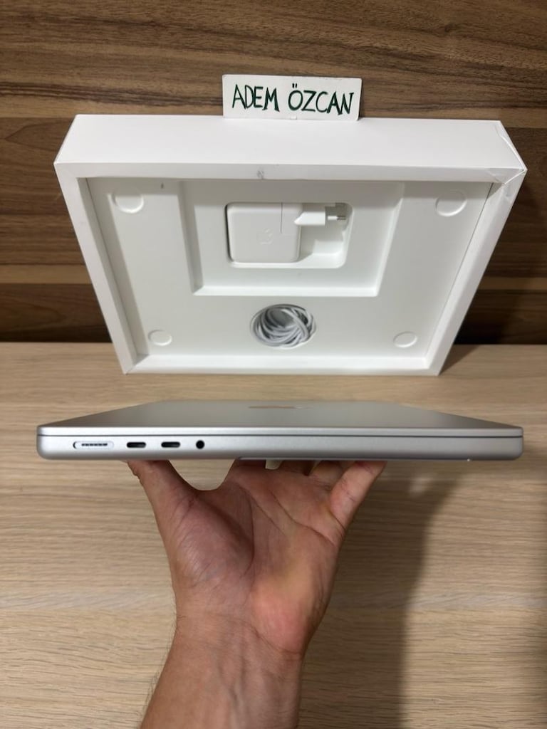 MacBook Pro / M4 Pro / 14 inç / 24 GB Ram / 512 GB Ssd - 6
