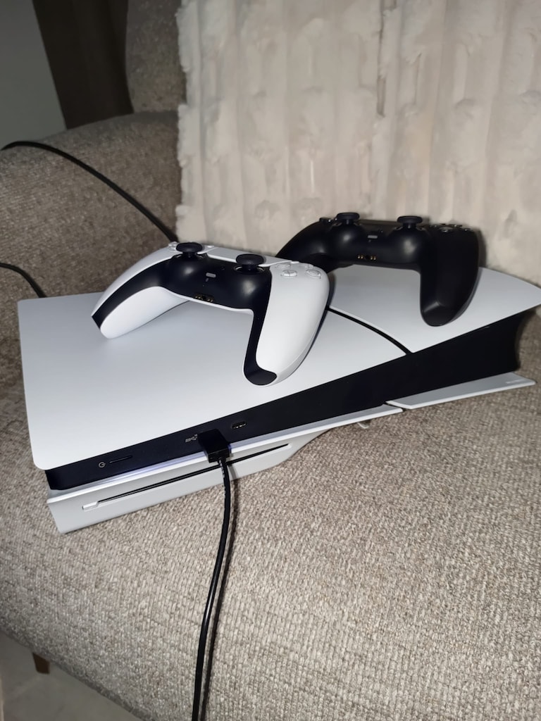 PS5 1TB Dijital ve CD'li Standart Sürüm 18 ay Garantili PS5 - 3