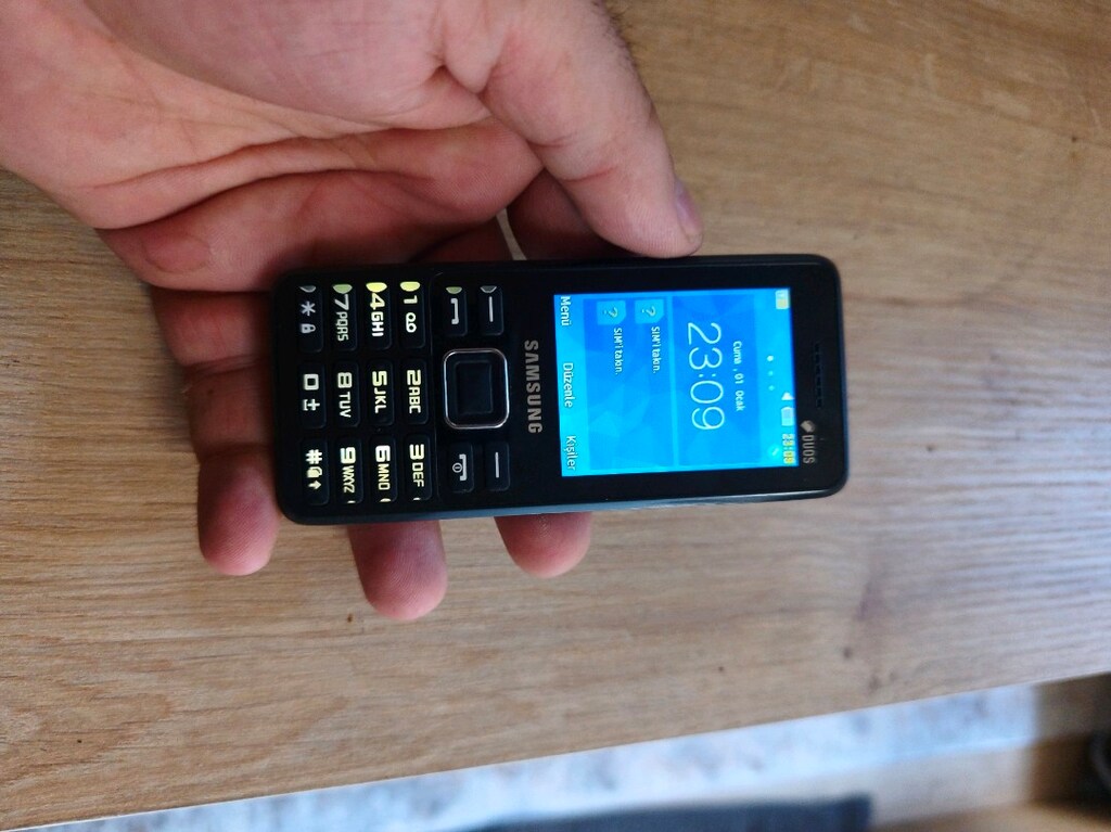Samsung tuşlu telefonun tertemiz sıkıntısız - 2