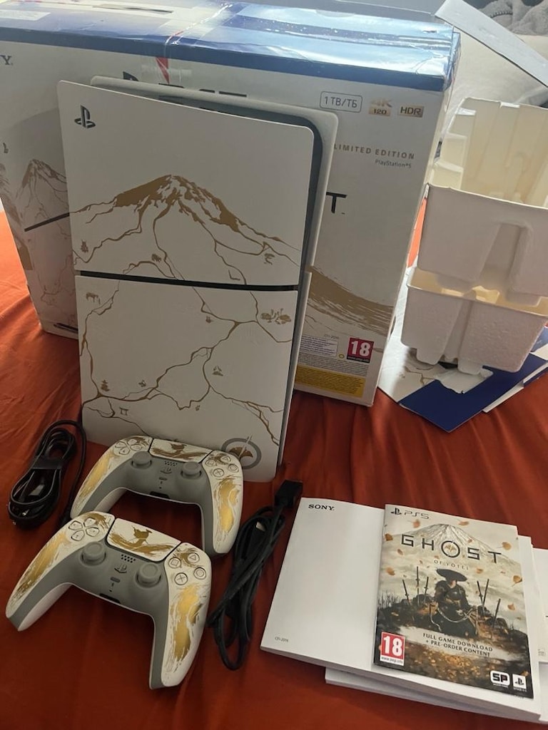 PS5 Slim Ghost of Yotei Edition 1TB çift kol
