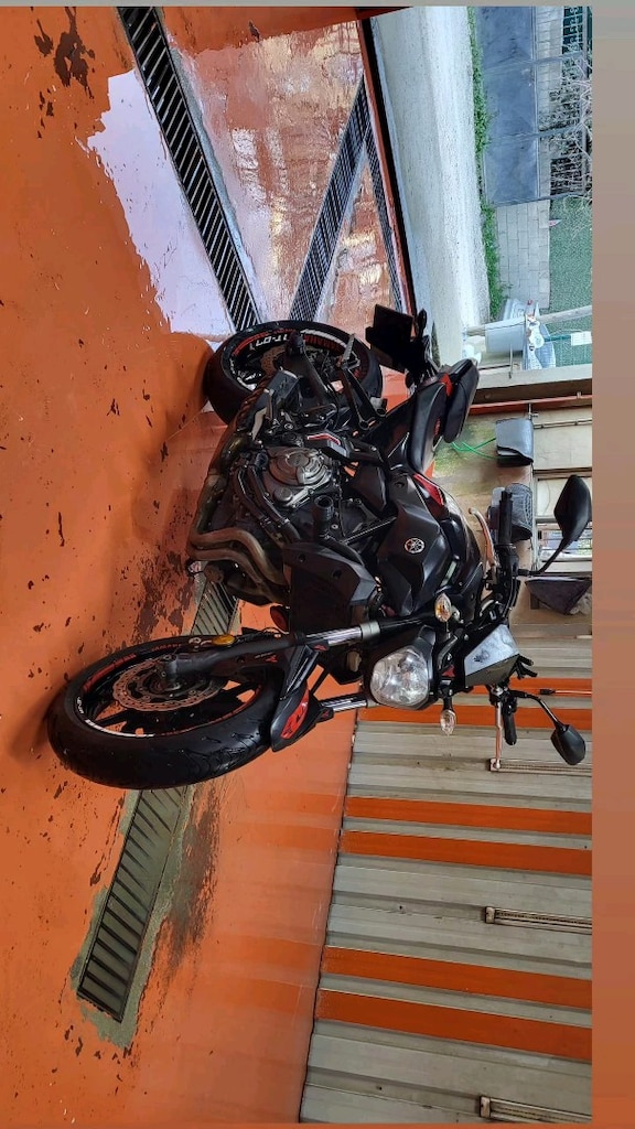 YAMAHA MT07 - 6