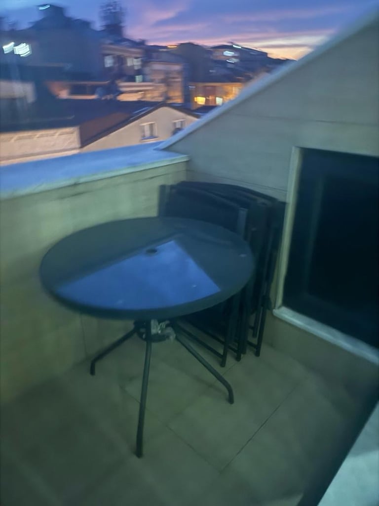 bahaous balkon masa takımı