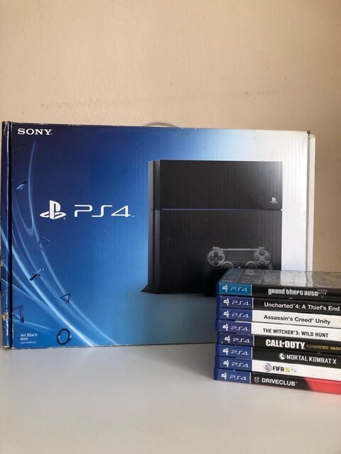 PLAYSTATION 4 - FAT KASA 500GB + 2.KOL + 8 ADET OYUN