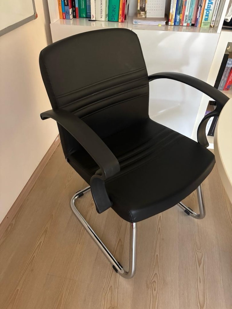 ofis masası ve iki koltuk - 2