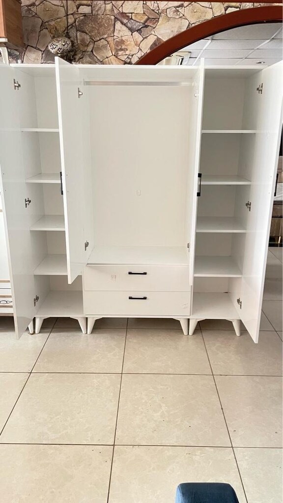 4 kapaklı elbise dolabı - 2