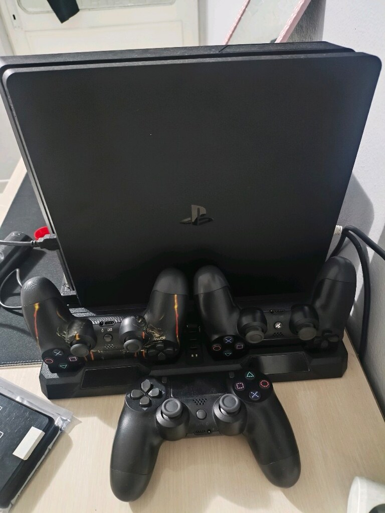 PS4 slim - 3