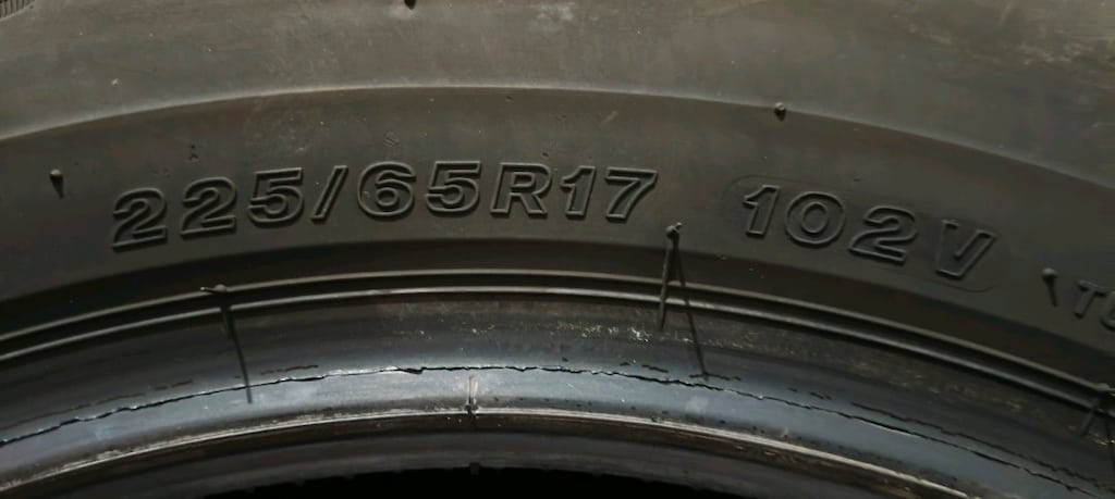 225/65/17 BRIDGESTONE - 3