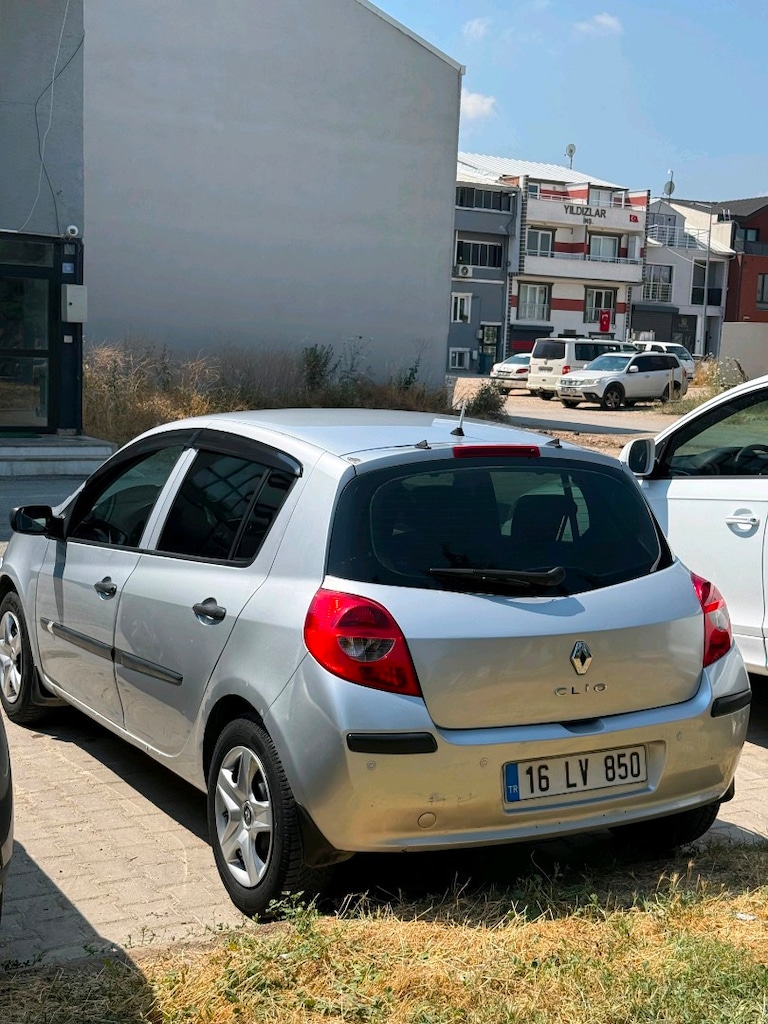 Renault Clio 3 2007 yeni muayeneli 254km - 3