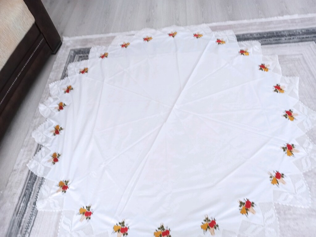 sıfır yuvarlak masa örtüsü ve 11adet peçete ve Ocak örtüsü - 2