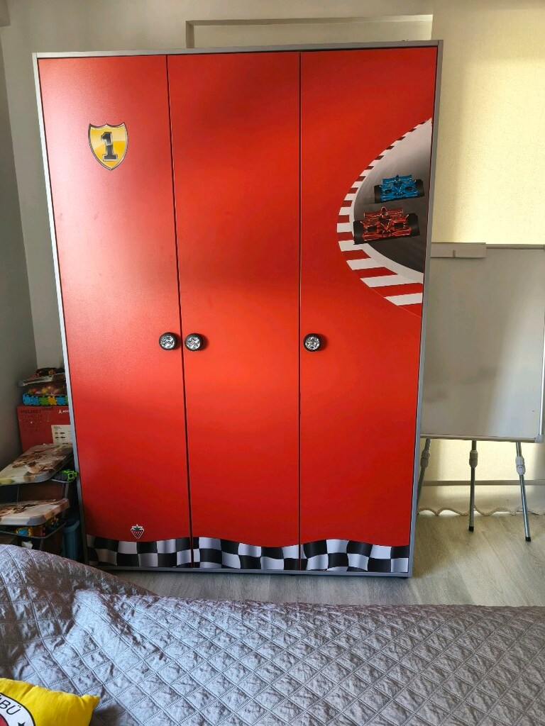 çilek champion racer araba yatak, üç kapılı dolap - 4