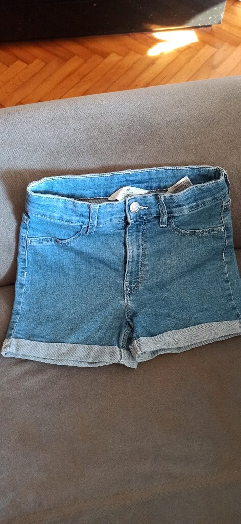 H&M 9/10 yaş Jean şort