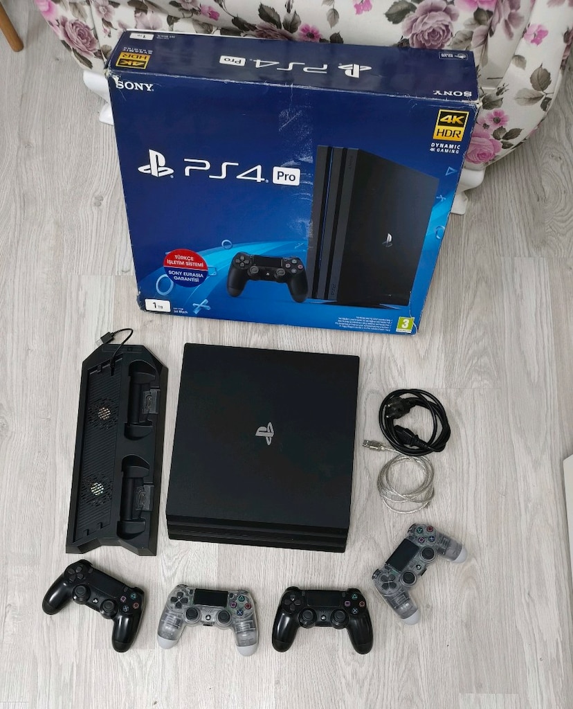 PS4 PRO - 8