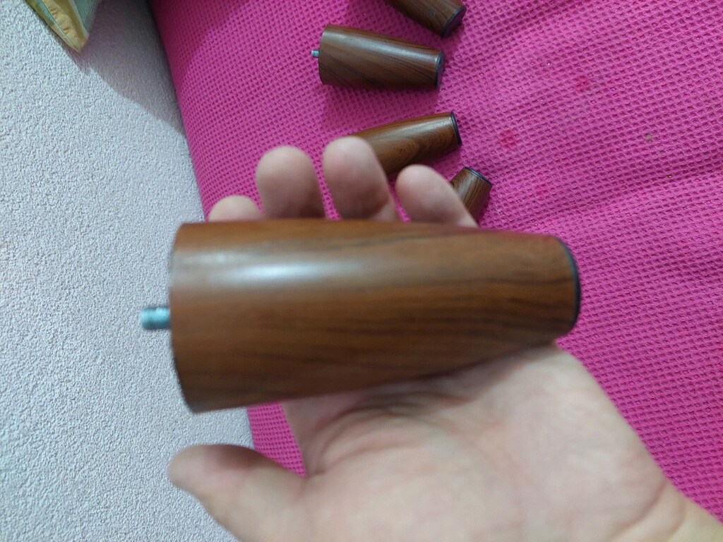 Koltuk ayağı sehpa ayağı. 11 cm. Ahşap görünümlü plastik. Adet fiyatı. - 2