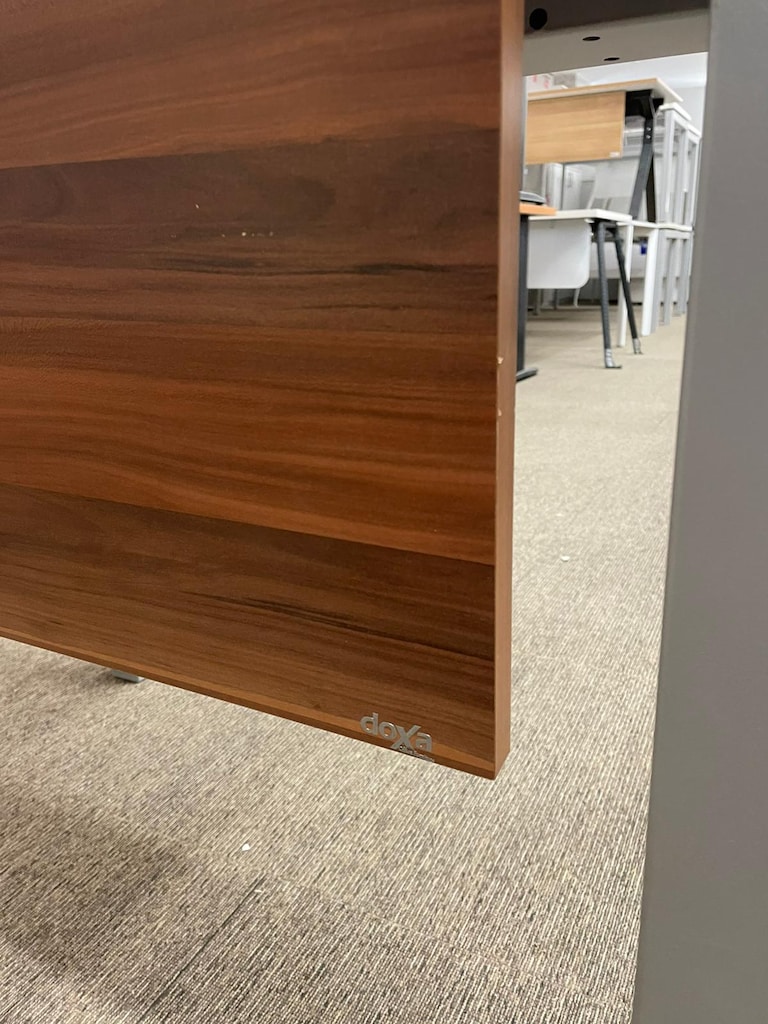 KLAS OFİS ÜSKÜDAR DOXA MARKA 140x70 KESONLU KOYU CEVİZ MASA - 4