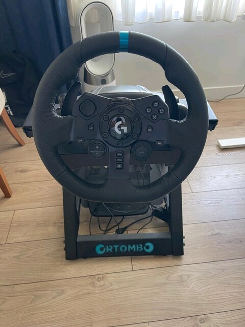 NERDEYSE SIFIR LOGITECH G923 VE ORTOMBO STAND BERABER