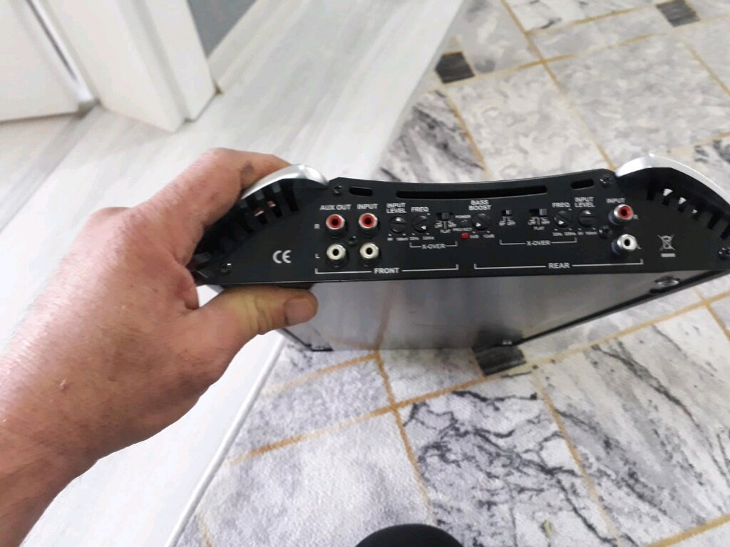 ÇOK TEMİZ JBL 4 KANAL ANFİ - 4