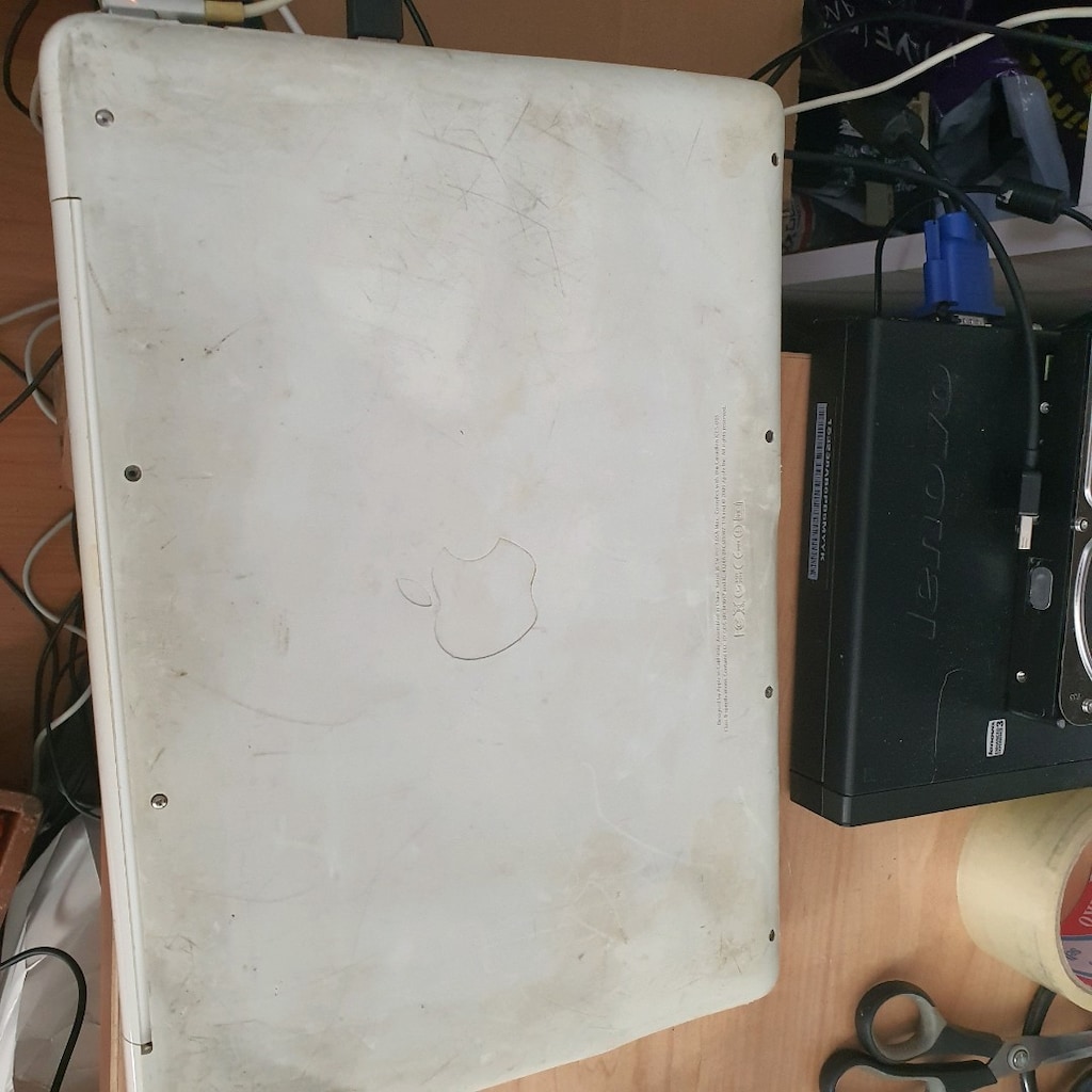 macbook a1342 laptop - 7