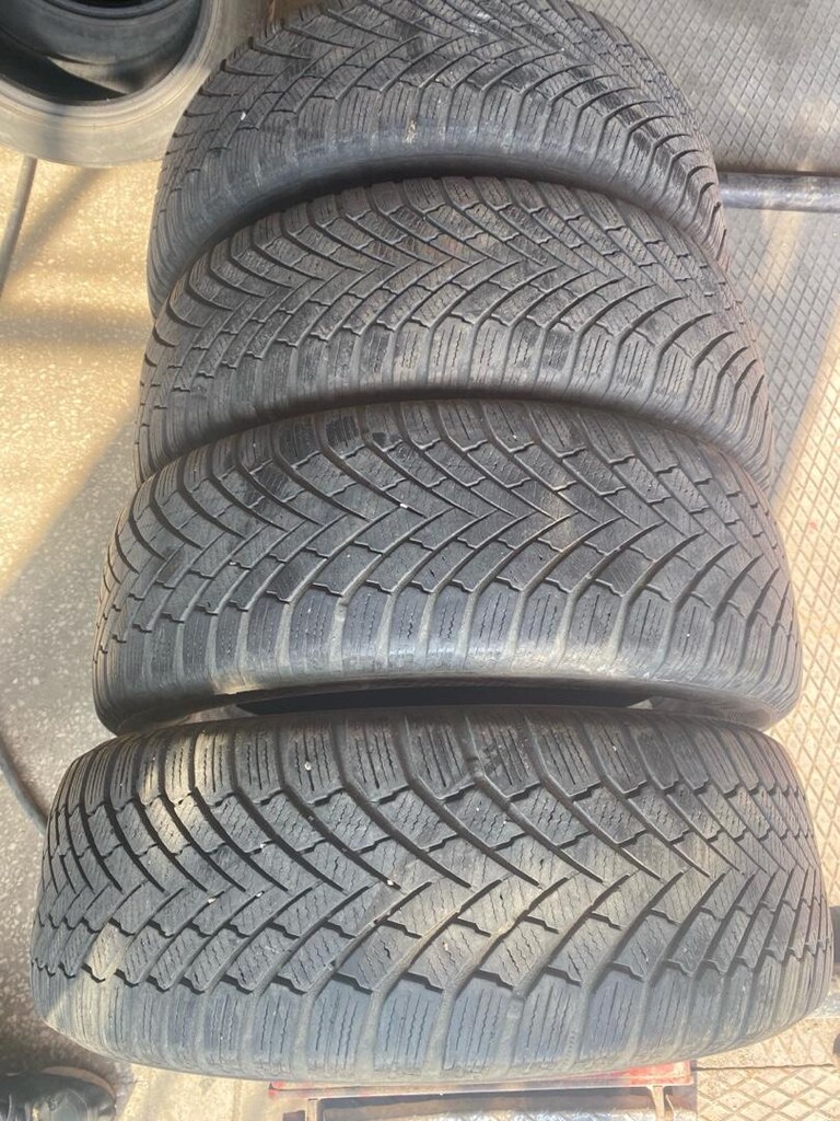 205 55 16 CONTINENTAL - 2