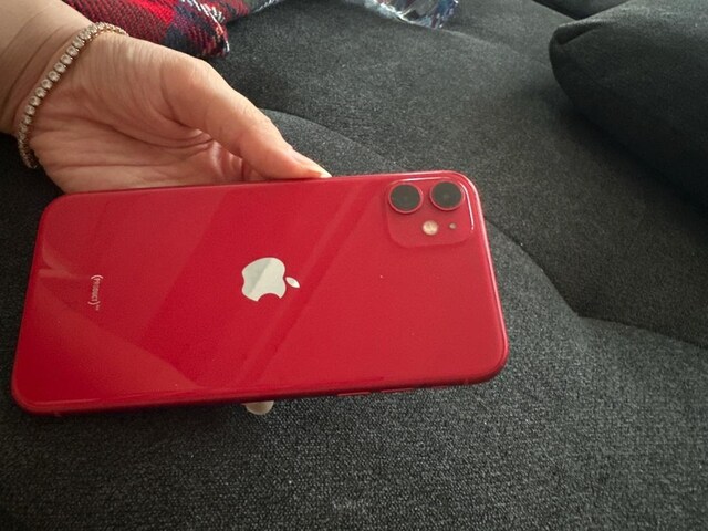 iphone 11 kırmızı