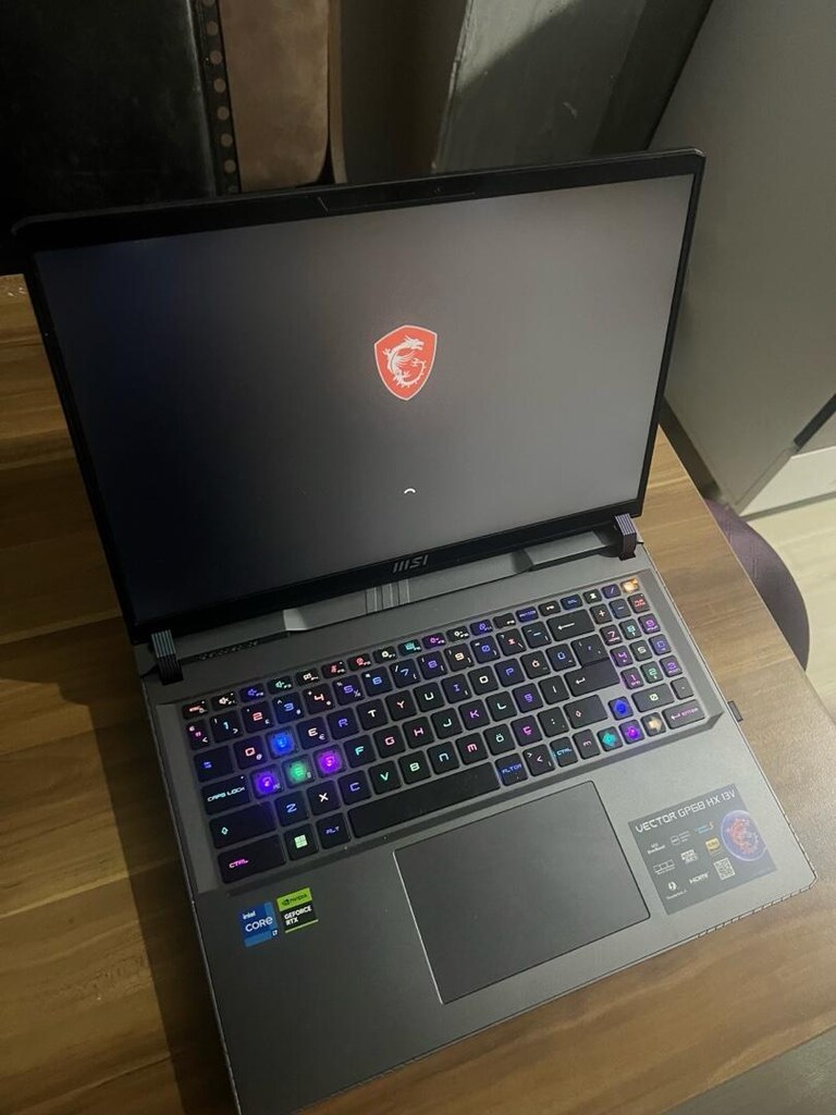 MSI RTX4080 gp-68hx Laptop - 4