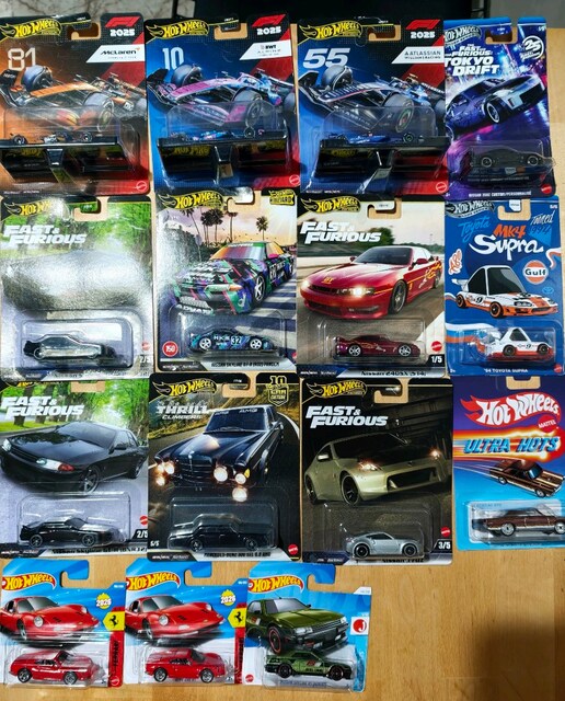 HOT WHEELS PREMİUM KAFA ARAÇLAR