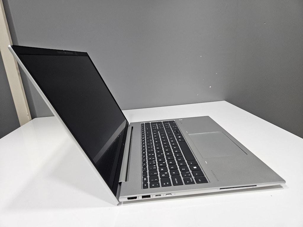 HP ELİTEBOOK 865 G10 + DOKUNMATİK EKRAN+ 32 GB RAM + 1TB SSD - 5