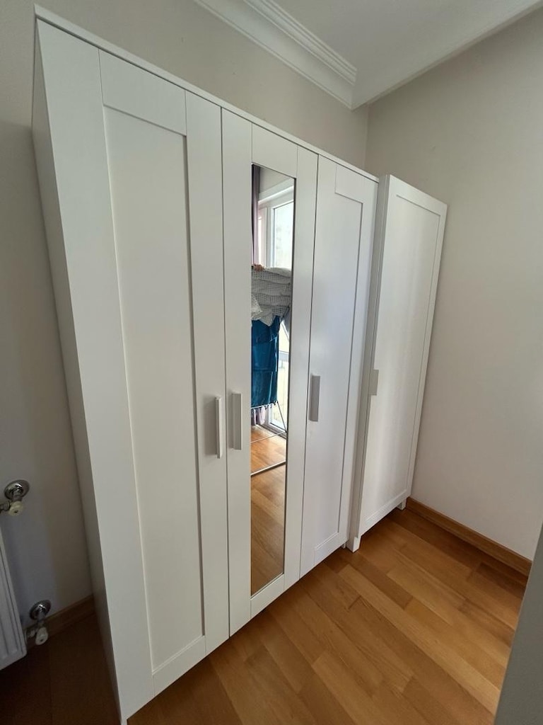 Ikea Elbise Dolabı - Tertemiz,çiziksiz, Yeni Gibi