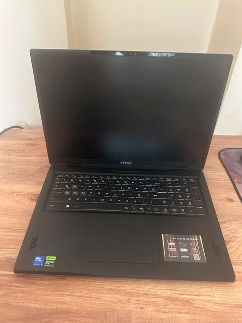 MSI VECTOR 18 HX AI RTX 5080 CORE ULTRA 9 40 GB RAM 2TB SSD