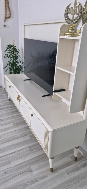 İSTİKBAL TV ÜNİTESİ