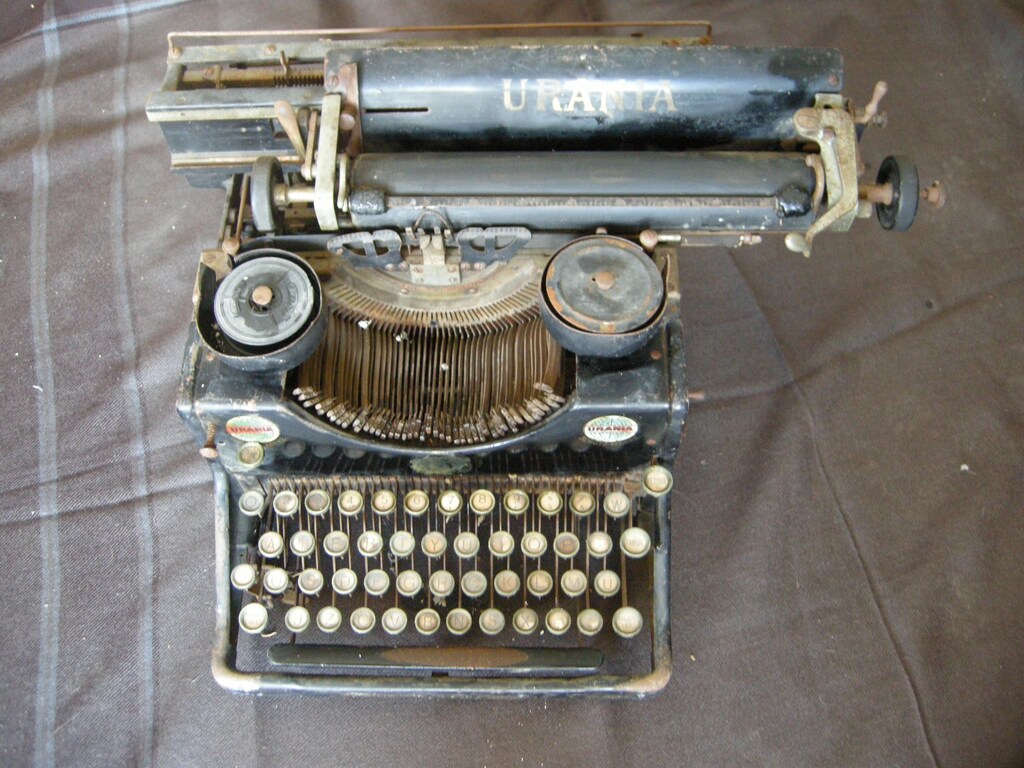 Urania Antika Daktilo 1920'ler Almanya Model No.2 Asırlık! - 2