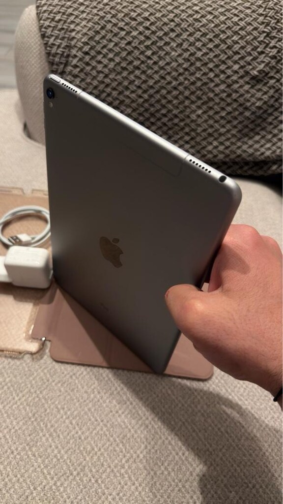 iPad Pro 1. Nesil 9.7 inç 256Gb Sim Kartlı Model - 4