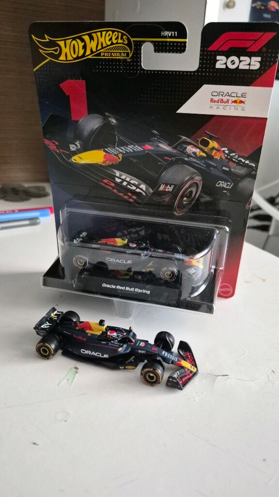 Hot Wheels Premium F1 Red Bull Racing - Max Verstappen No:1 (Kutulu) - 5