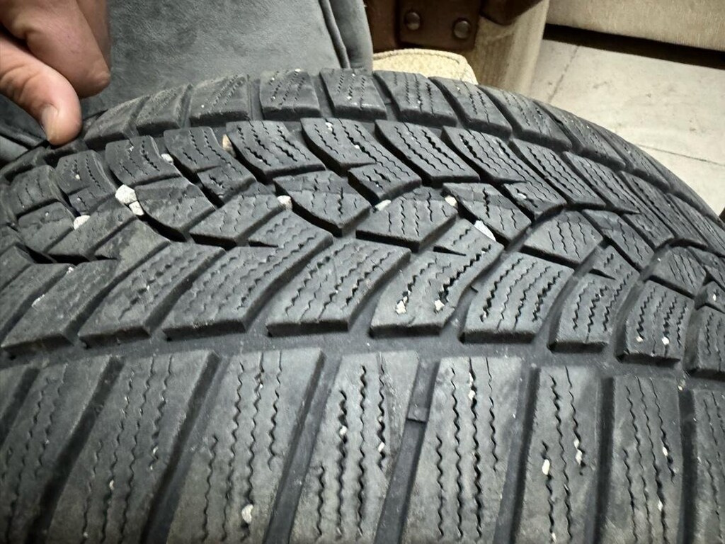 225/45/17 good year kışlık lastik - 2