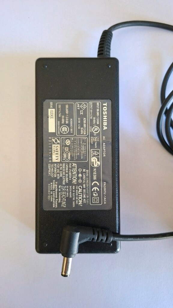 Orjinal Toshiba 19v - 4.74a Notebook Adaptör - 3