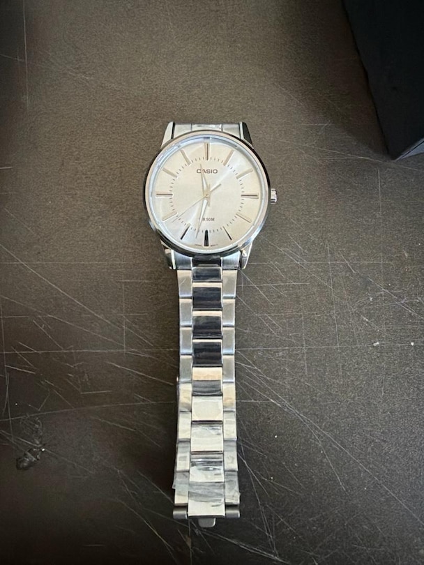 Jelatinleri üstünde 2 Günlük Casio Saat - 2