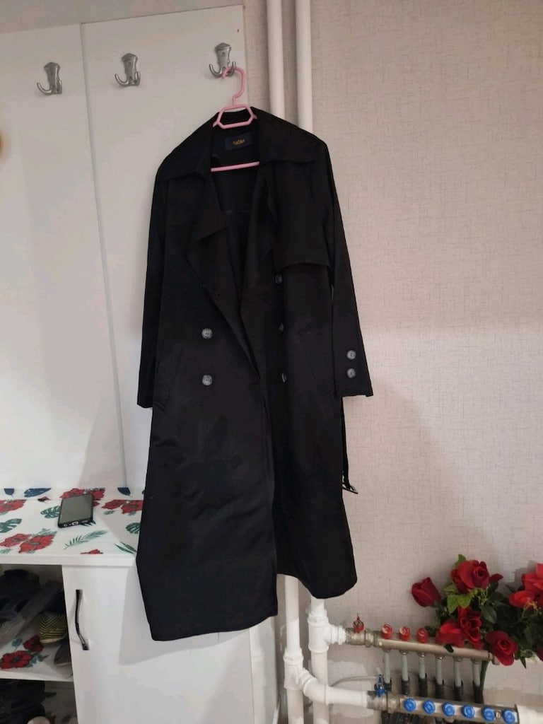 trençkot markası tuğba acıl satılıktır gıyılmedı düzgün sıfır gıbı