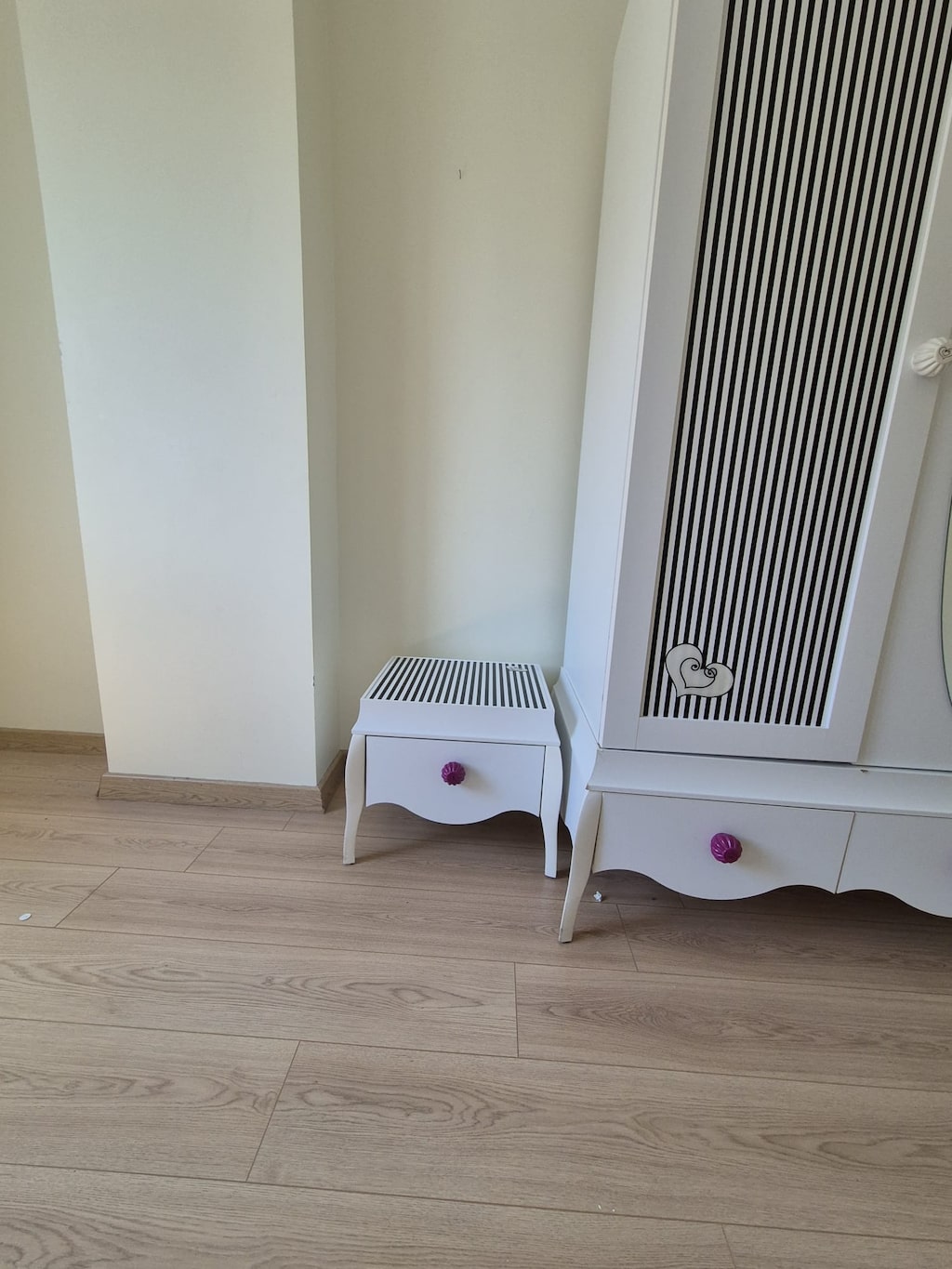 KIZ ÇOCUĞU GARDIROP (153*200 CM 3 KAPILI) VE ŞİFONYER - 2