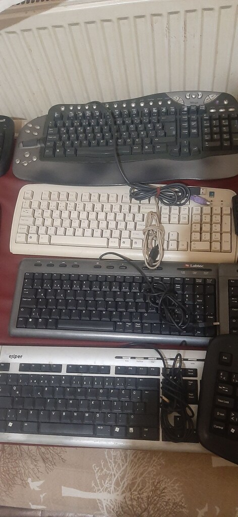6 SAĞLAM 7 arızalı 10 kablosu 23 adet klavyeler - 5
