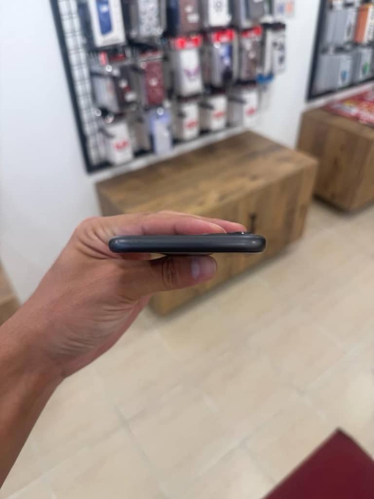 İphone 11 Siyah 64GB - 6