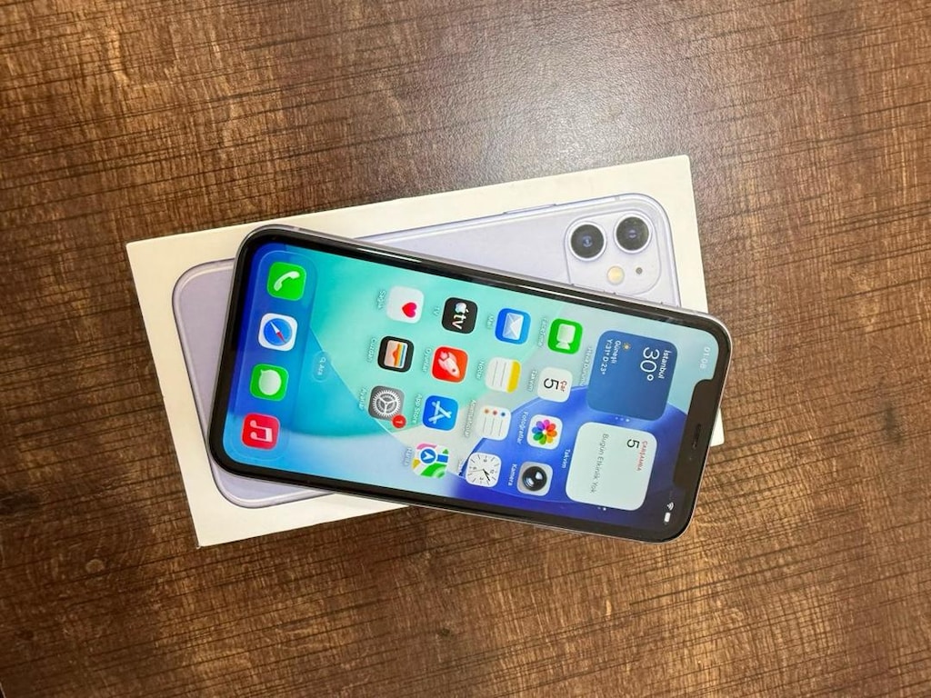 İPHONE 11 64 GB - 11