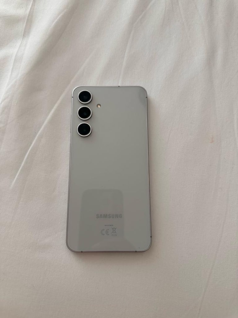 SIFIRDAN FARKIZ SAMSUNG S24 FE 256 GB - 2